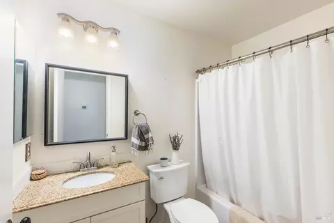 Bath - 690 Claudius Way, Windsor, CA 95492 photo 1 of 3