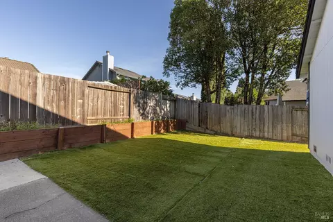 Exterior - 690 Claudius Way, Windsor, CA 95492 photo 3 of 7