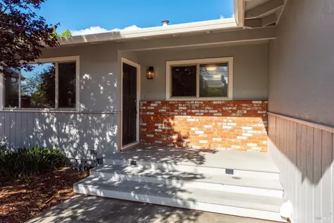 18917 Lomita Ave, Sonoma, CA 95476