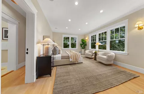 Bedroom - 22 Chestnut Ave, Ross, CA 94957 photo 1 of 11