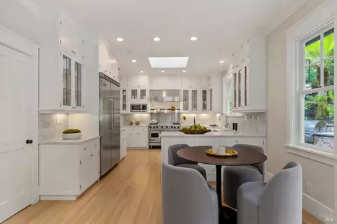 Kitchen - 22 Chestnut Ave, Ross, CA 94957 photo 2 of 7