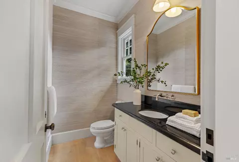 Bath - 22 Chestnut Ave, Ross, CA 94957 photo 1 of 9