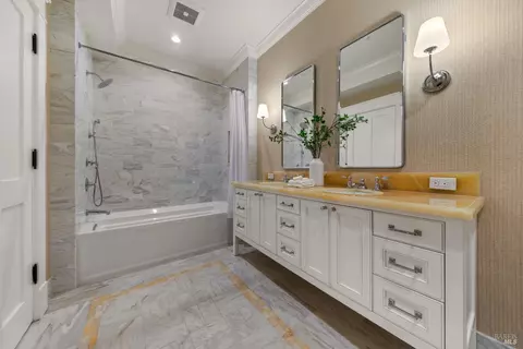 Bath - 22 Chestnut Ave, Ross, CA 94957 photo 9 of 9