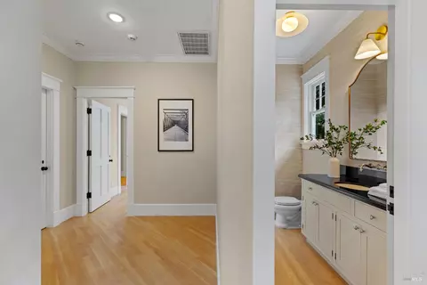 Entry Way - 22 Chestnut Ave, Ross, CA 94957 photo 5 of 7