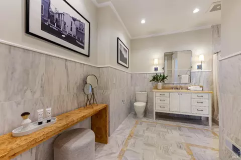 Bath - 22 Chestnut Ave, Ross, CA 94957 photo 5 of 9