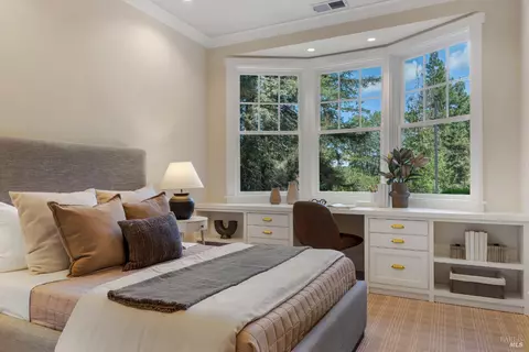 Bedroom - 22 Chestnut Ave, Ross, CA 94957 photo 9 of 11