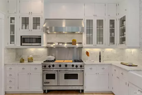 Kitchen - 22 Chestnut Ave, Ross, CA 94957 photo 7 of 7