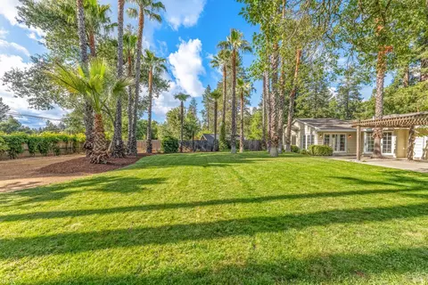 Exterior - 541 Sunset Dr, Angwin, CA 94508 photo 7 of 13
