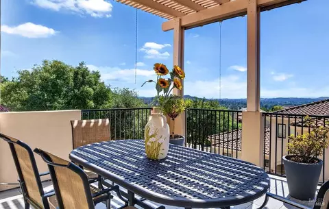 111 Stone Mountain Cir, Napa, CA 94558