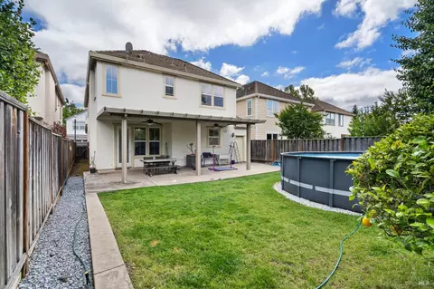 Exterior - 637 Peridot Pl, Fairfield, CA 94534 photo 4 of 6