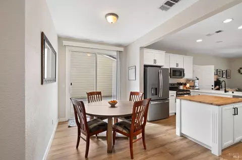 Dining - 637 Peridot Pl, Fairfield, CA 94534 photo 1 of 1