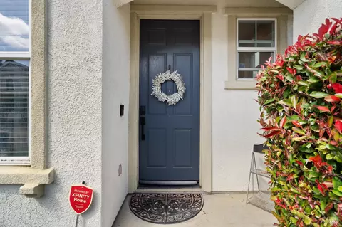 Entry Way - 637 Peridot Pl, Fairfield, CA 94534 photo 1 of 7
