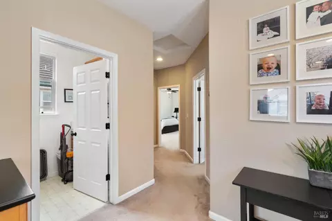 Entry Way - 637 Peridot Pl, Fairfield, CA 94534 photo 6 of 7