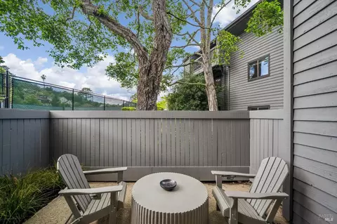Exterior - 31 W Harbor Dr, Sausalito, CA 94965 photo 2 of 3