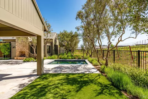 206 Auberge Path #11, Napa, CA 94559