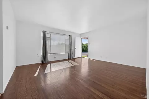 Living - 705-711 State St, Vallejo, CA 94590 photo 1 of 3