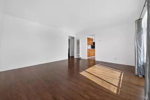 Living - 705-711 State St, Vallejo, CA 94590 photo 3 of 3