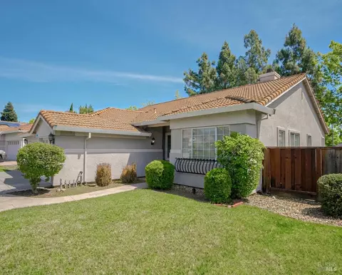 Exterior - 1443 Fullerton Dr, Fairfield, CA 94533 photo 3 of 10