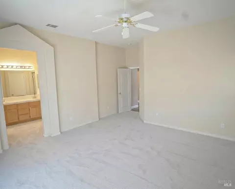 Bedroom - 1443 Fullerton Dr, Fairfield, CA 94533 photo 2 of 4
