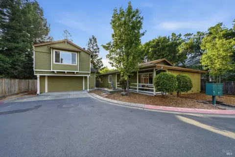 185 Lasso Ln, Santa Rosa, CA 95403