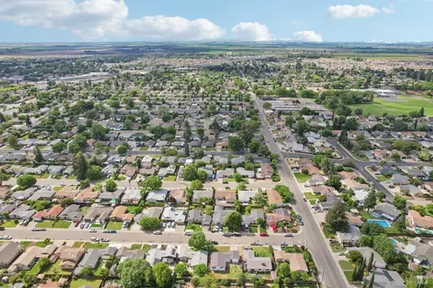 View/Area - 730 Park Dr, Dixon, CA 95620 photo 4 of 9