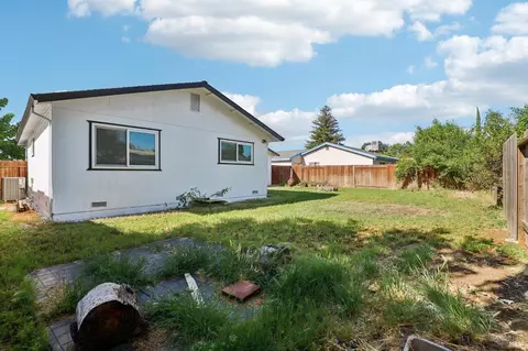Exterior - 730 Park Dr, Dixon, CA 95620 photo 6 of 12