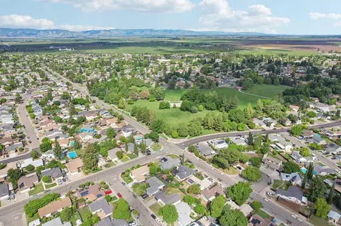 View/Area - 730 Park Dr, Dixon, CA 95620 photo 7 of 9