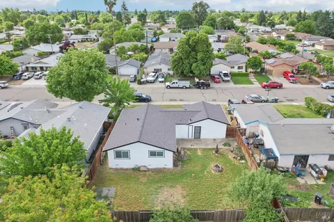 View/Area - 730 Park Dr, Dixon, CA 95620 photo 3 of 9