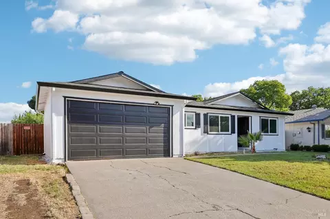 Exterior - 730 Park Dr, Dixon, CA 95620 photo 2 of 12