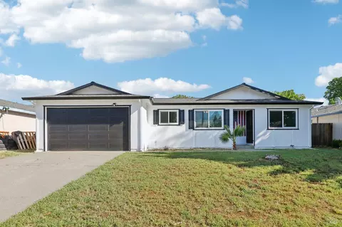 730 Park Dr, Dixon, CA 95620