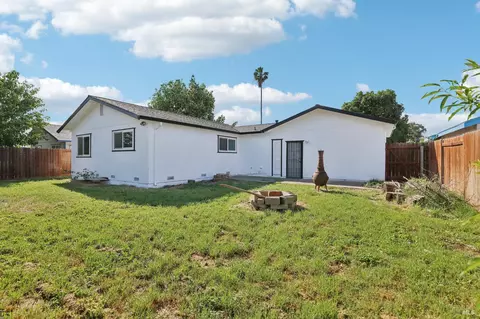 Exterior - 730 Park Dr, Dixon, CA 95620 photo 5 of 12