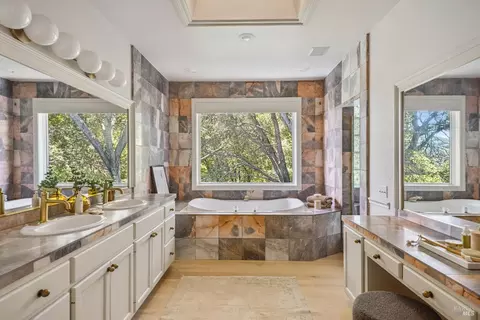 Bath - 57 Summit Rd, San Anselmo, CA 94960 photo 1 of 7