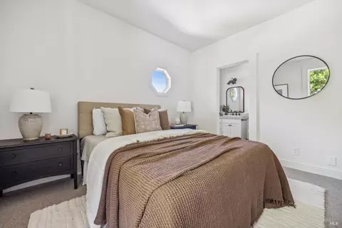 Bedroom - 57 Summit Rd, San Anselmo, CA 94960 photo 5 of 9