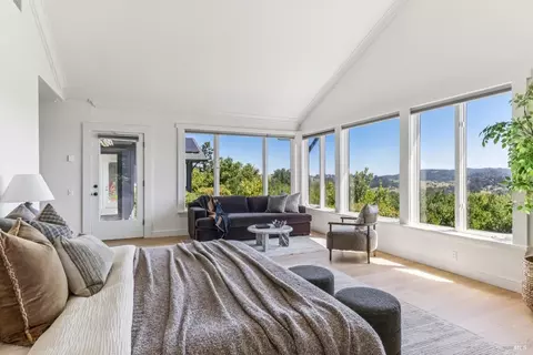 Bedroom - 57 Summit Rd, San Anselmo, CA 94960 photo 3 of 9
