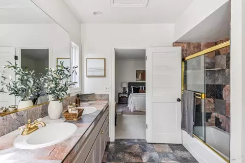 Bath - 57 Summit Rd, San Anselmo, CA 94960 photo 5 of 7