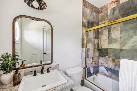 Bath - 57 Summit Rd, San Anselmo, CA 94960 photo 4 of 7