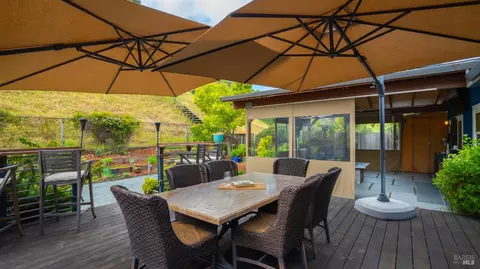 Exterior - 280 Devon Dr, San Rafael, CA 94903 photo 12 of 22