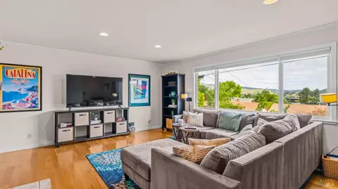 Living - 280 Devon Dr, San Rafael, CA 94903 photo 6 of 9