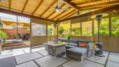 Exterior - 280 Devon Dr, San Rafael, CA 94903 photo 5 of 22
