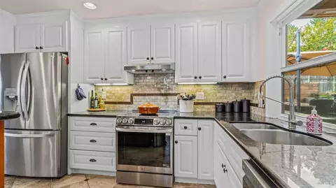 Kitchen - 280 Devon Dr, San Rafael, CA 94903 photo 4 of 8