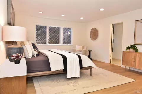 Bedroom - 285 E Agua Caliente Rd, Sonoma, CA 95476 photo 1 of 6