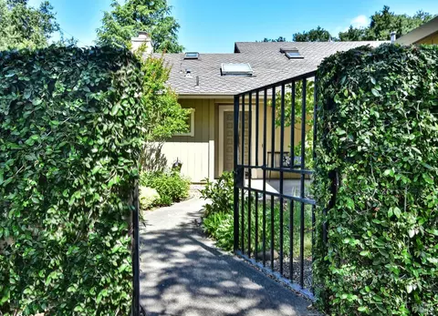 Exterior - 285 E Agua Caliente Rd, Sonoma, CA 95476 photo 2 of 10