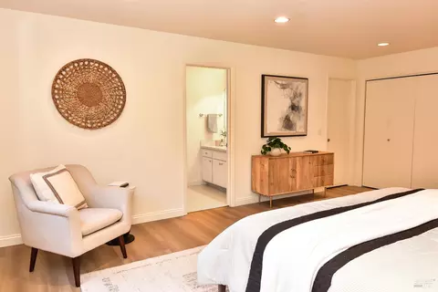 Bedroom - 285 E Agua Caliente Rd, Sonoma, CA 95476 photo 3 of 6