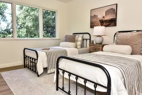 Bedroom - 285 E Agua Caliente Rd, Sonoma, CA 95476 photo 6 of 6