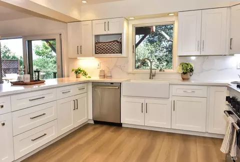 Kitchen - 285 E Agua Caliente Rd, Sonoma, CA 95476 photo 2 of 3