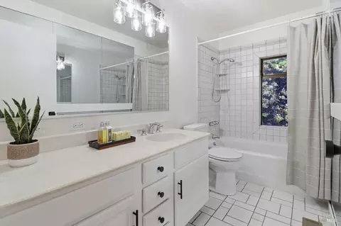 Bath - 10 Sonora Way, Corte Madera, CA 94925 photo 1 of 2