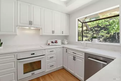 Kitchen - 10 Sonora Way, Corte Madera, CA 94925 photo 1 of 2