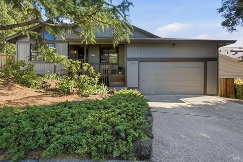 4752 Carissa Ave, Santa Rosa, CA 95405