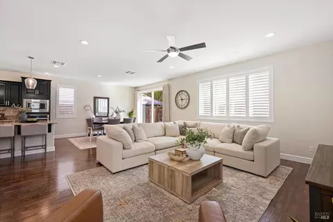 237 Juneau Dr, Vacaville, CA 95687