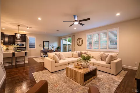 237 Juneau Dr, Vacaville, CA 95687